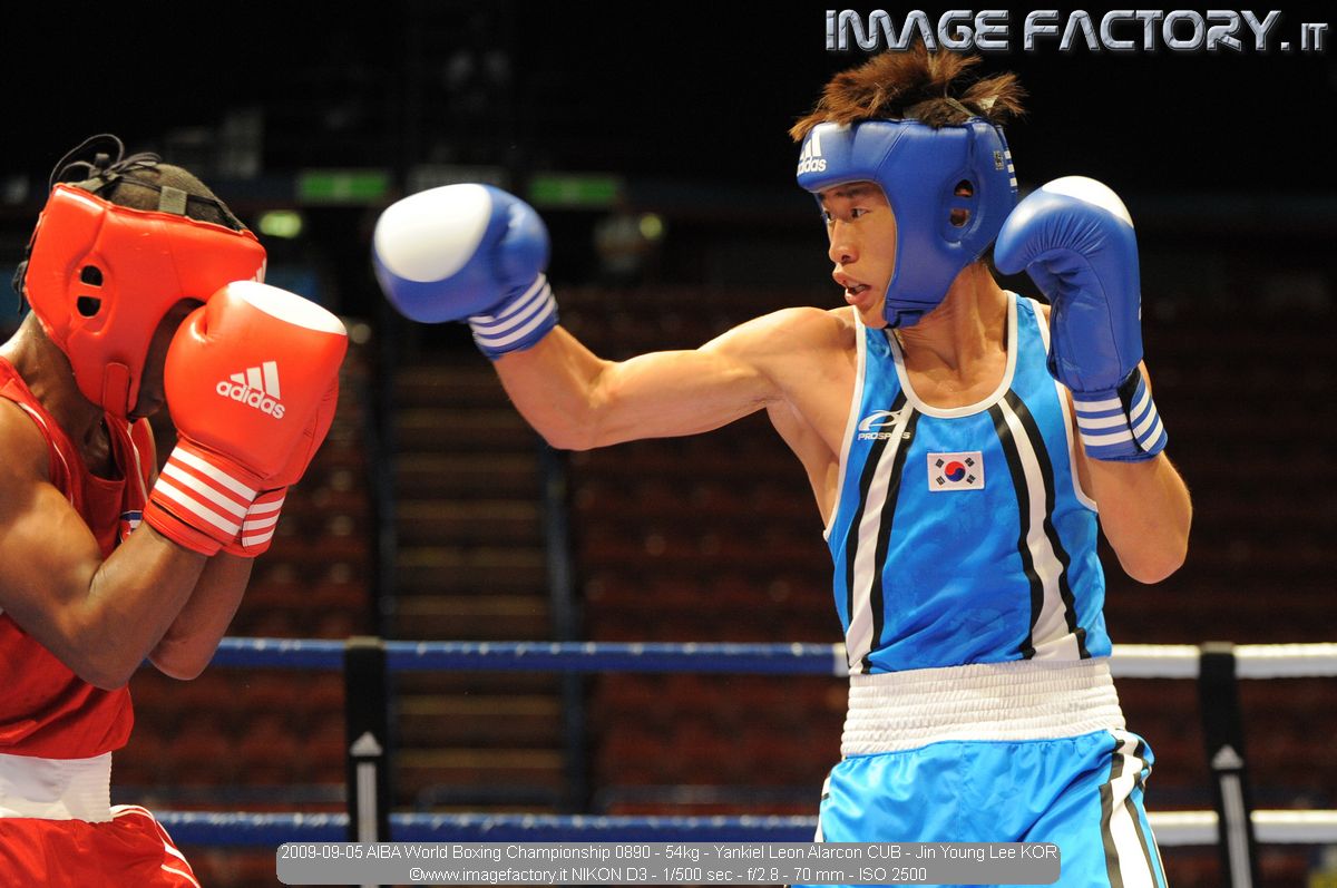 2009-09-05 AIBA World Boxing Championship 0890 - 54kg - Yankiel Leon Alarcon CUB - Jin Young Lee KOR